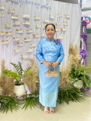 20240922050720.jpg - ผอ.ประพันธ์ ทองหนัก และรองฯสุภาภรณ์ สุตาเป็นตัวแทนผู้บริหารและบุคลากรทางการศึกษาโรงเรียนสันทรายหลวงร่วมมุทิตาคารวะ ท่านคุณครู. ศรีฟ้า จีรัตน์ | https://ssl.ac.th