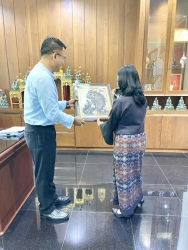 20240928084438.jpg - ผอ.ประพันธ์ ทองหนัก ตัวแทนโรงเรียนสันทรายหลวงแสดงความยินดีกับเทศบาลหนองจ๊อมเนื่องในโอกาสทำบุญอาคารใหม่ | https://ssl.ac.th