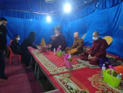 20220129073342.jpg - คณะครูและผู้บริหารร่วมเป็นเจ้าภาพสวดพระอภิธรรมคืนสุดท้ายคุณยาย คำบาง | https://ssl.ac.th