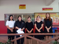 20241007074441.jpg - ฝ่ายบริหาร คณะครู นักเรียนโรงเรียนสันทรายหลวง ร่วมยืนสงบนิ่งไว้อาลัยแด่คณะครูนักเรียน โรงเรียนวัดเขาพระยาสังฆาราม อ.ลานสัก จ.อุทัยธานี | https://ssl.ac.th