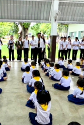 20241007074852.jpg - ผอ.ประพันธ์ ทองหนัก ต้อนรับอาจารย์,คณะนักศึกษา ม. พายัพ มาจัดกิจกรรมเสริมประสบการณ์ ให้กับเด็กๆ อนุบาลสันทรายหลวง | https://ssl.ac.th