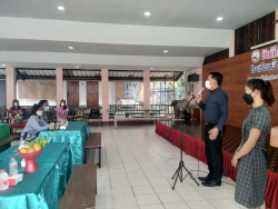 20220129074130.jpg - คณะผู้บริหาร คณะครู ร่วมส่งคุณครูศศิธร เข้ารับตำแหน่งบรรจุใหม่ ณ โรงเรียนปางแดง | https://ssl.ac.th