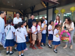 20241024025727(1).jpg - โรงเรียนสันทรายหลวง ขอขอบพระคุณ คุณเกียรติศักดิ์ ณ ลำปาง พร้อมคณะฯ ที่มอบ ข้าว ไข่, น้ำมันพืช, ขนม ให้กับนักเรียน | https://ssl.ac.th