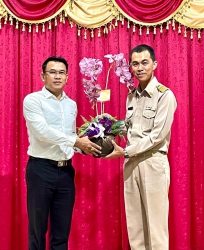 20241024030032.jpg - วันนี้ ผอ.ประพันธ์ ทองหนัก เป็นตัวแทน โรงเรียนสันทรายหลวง ร่วมแสดงความยินดีกับ ท่าน ผอ. ที่ได้ย้าย | https://ssl.ac.th