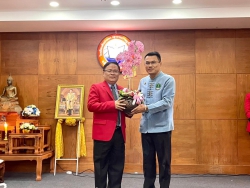20241119073559.jpg - ผอ.ประพันธ์ ทองหนัก ตัวแทนโรงเรียนสันทรายหลวงร่วมแสดงความยินดีกับท่าน ผอ. ดร. ติณภพ รับตำแหน่ง รร. สันป่าตองสุวรรณราษฎร์วิทยาคาร | https://ssl.ac.th