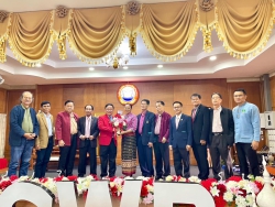 20241119073600.jpg - ผอ.ประพันธ์ ทองหนัก ตัวแทนโรงเรียนสันทรายหลวงร่วมแสดงความยินดีกับท่าน ผอ. ดร. ติณภพ รับตำแหน่ง รร. สันป่าตองสุวรรณราษฎร์วิทยาคาร | https://ssl.ac.th