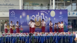 20241119074852.jpg - นักเรียนร่วมงานสืบสานประเพณีลอยกระทงยี่เป็งเชียงใหม่ ณ ลานJspace สันทรายเชียงใหม่ | https://ssl.ac.th