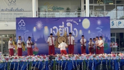 20241119074853.jpg - นักเรียนร่วมงานสืบสานประเพณีลอยกระทงยี่เป็งเชียงใหม่ ณ ลานJspace สันทรายเชียงใหม่ | https://ssl.ac.th