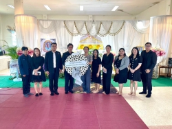 20241119091153.jpg - ผอ.ประพันธ์ ทองหนัก พร้อมคณะครูและตัวแทนสมาคมครูผู้บริหารอำเภอสันทราย, เครือข่าย สท. 3 ร่วมวางหรีดและแสดงความเสียใจกับคุณครูปราณี | https://ssl.ac.th