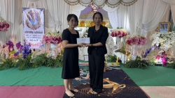 20241119091355.jpg - รองฯสุภาพร สุตา และตัวแทนครูร่วมงานฌาปนกิจคุณพ่อของคุณครูปราณี | https://ssl.ac.th