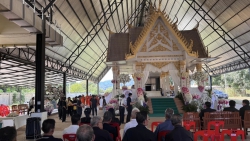 20241119091357.jpg - รองฯสุภาพร สุตา และตัวแทนครูร่วมงานฌาปนกิจคุณพ่อของคุณครูปราณี | https://ssl.ac.th