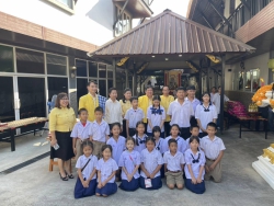 20241203021610.jpg - คุณไมโลและคณะผู้ใหญ่ใจดี มีความเอื้อเฟื้อแจกข้าวสารให้กับนักเรียน 100 ถุง | https://ssl.ac.th