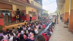 20250103034851.jpg - สวัสดีปีใหม่ 2568 คณะครูและบุคลากรทางการศึกษารวมถึงนักศึกษาฝึกประสบการณ์ทุกคน ร่วมกันสวัสดีปีใหม่ขอพรจากทีมบริหาร | https://ssl.ac.th