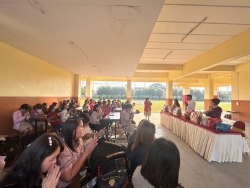 20250103034855.jpg - สวัสดีปีใหม่ 2568 คณะครูและบุคลากรทางการศึกษารวมถึงนักศึกษาฝึกประสบการณ์ทุกคน ร่วมกันสวัสดีปีใหม่ขอพรจากทีมบริหาร | https://ssl.ac.th