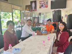 20250103035059.jpg - โรงเรียนสันทรายหลวง นำโดยผอ.ประพันธ์ ทองหนัก ร่วมสวัสดีปีใหม่ 2568 | https://ssl.ac.th