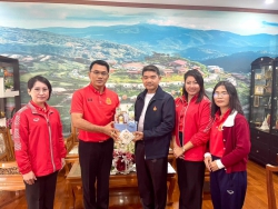 20250107075040.jpg - ผอ.ประพันธ์ ทองหนัก พร้อมตัวแทน รร. สท. ร่วมสวัสดีปีใหม่ ท่าน ผอ. และรองฯ เขต. 2 | https://ssl.ac.th