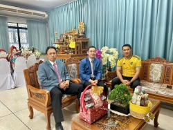 20250108033249.jpg - ผอ.ประพันธ์ ทองหนัก ตัวแทนผู้บริหาร, คณะครู โรงเรียนสันทรายหลวงสวัสดีปีใหม่ ท่าน. คงกระพัน ( ศธจ. ชม) | https://ssl.ac.th