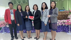 20250126112728.jpg - ท่านรองฯสุภาภรณ์ สุตา รองฯเจนจิรา กันแก้ว และตัวแทนคณะครู ร่วมเดินทางไปส่ง ครู รชตภรณ์ ที่ไปดำรงตําแหน่ง ศน.สพป. ชม. เขต. 6 | https://ssl.ac.th