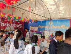 20250309102633.jpg - ผอ.ประพันธ์ ทองหนักพร้อมตัวแทนโรงเรียนสันทรายหลวง ร่วมงานเปิดบ้านวิชาการโรงเรียนวัดแม่แก้ดน้อย | https://ssl.ac.th