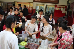 20250327035732(1).jpg - งานกาดมั่วคัวฮอม ข่วงผญ๋าภูมิปัญญาสันทราย  ประจำปีการศึกษา 2568 | https://ssl.ac.th