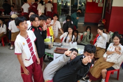 20250327035732(5).jpg - งานกาดมั่วคัวฮอม ข่วงผญ๋าภูมิปัญญาสันทราย  ประจำปีการศึกษา 2568 | https://ssl.ac.th
