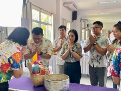 20250501025419.jpg - ตัวแทนผู้บริหาร,คณะครู รร. สท ร่วมประชุมฯ และสระเกล้าดำเกล้า ท่าน ประธาน อกคศ. ,ท่าน ผอ. เขตฯ ,ท่าน รองฯ เขต. | https://ssl.ac.th