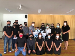 20210908001706(2).jpg - เคารพศพ คุณพ่อ ( นักเรียน ชั้น ป.3/2 ) | https://ssl.ac.th