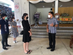 20210908001706.jpg - เคารพศพ คุณพ่อ ( นักเรียน ชั้น ป.3/2 ) | https://ssl.ac.th