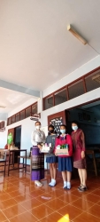 20220214101538(1).jpg - เยี่ยมให้กำลังใจนักเรียนที่ติดโควิด-19  | https://ssl.ac.th