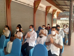 20220311015917.jpg - ผอ.ประพันธ์ ทองหนัก พร้อมคณะครู ร่วมทำบุญฯฉลองอุโบสถและหอธรรม  วัดสันทรายหลวง | https://ssl.ac.th
