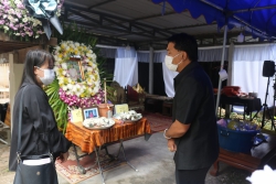 20220414142910.jpg - ทีมงาน..สันทรายหลวง วางหรีด  เคารพ.คุณแม่ ท่านผอ. ศรีลา  (ผอ.กลุ่มการเงินฯ เขต.2) | https://ssl.ac.th