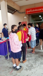 20220527033922.jpg - ขอขอบคุณคณะครู ผู้ปกครองที่ให้การบริการฉีดวัคซีนเข็ม2  | https://ssl.ac.th
