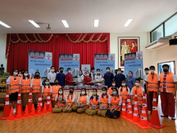 20220615023239(1).jpg - ห้างหุ้นส่วนจำกัดแสงชัย พาณิชย์เชียงใหม่ มอบ วัสดุ อุปกรณ์ในงานจราจรแก่โรงเรียน | https://ssl.ac.th