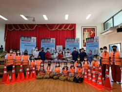 20220615023243.jpg - ห้างหุ้นส่วนจำกัดแสงชัย พาณิชย์เชียงใหม่ มอบ วัสดุ อุปกรณ์ในงานจราจรแก่โรงเรียน | https://ssl.ac.th