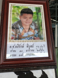 20220726024154.jpg - ร่วมวางหรีดเคารพศพด.ช.อภิรักษ์ พิบูลย์ นักเรียนชั้นมัธยมศึกษาปีที่1/3 | https://ssl.ac.th