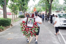 20220726065056.jpg - ทีมบริหารตัวแทนคณะครูและนักเรียน ร่วมฌาปนกิจศพ ดช. อภิรักษ์ พิบูลย์ | https://ssl.ac.th