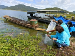 20220823024742.jpg - กิจกรรมปล่อยปลามหากุศลเพื่อแม่หลวงของปวงชนชาวไทย | https://ssl.ac.th