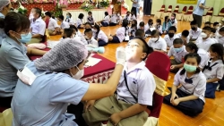 20220831071330.jpg - จนท.สาธารณสุข รพ.สต.บ้านท่อให้ความอนุเคราะห์มาดูแลสุขภาพช่องปากให้กับนักเรียน | https://ssl.ac.th