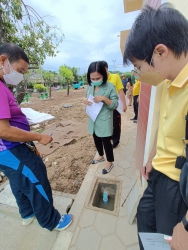 20220913035442.jpg - คุณ.นภาพร (โยธา จ. เชียงใหม่) พร้อมรองฯ คณะครูฯ ตรวจงานก่อสร้างอาคารเรียน | https://ssl.ac.th