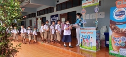 20220913045936.jpg - บริษัทโฟร์โมสต์ มอบนมให้นักเรียนสันทรายหลวง จำนวน 1,000 กล่อง | https://ssl.ac.th