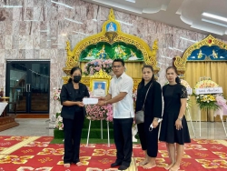 20221102101938(2).jpg - ตัวแทนฯผู้บริหารคณะครูฯและบุคลากร รร.สันทรายหลวง ร่วมวางหรีดเคารพศพ ลุงเกียรติ ( อดีต จทน.พัสดุ เขต.2) | https://ssl.ac.th