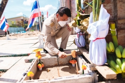20210922091009.jpg - พิธียกเสาเอกและบวงสรวงสิ่งศักดิ์สิทธิ์การก่อสร้างอาคารเรียนแบบ318ล/55-ข เขตแผ่นดินไหว | https://ssl.ac.th