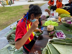 20221109103304.jpg - ร่วมสืบฮีตต๋ามฮอยประเพณียี่เป็ง  | https://ssl.ac.th