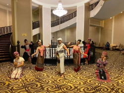 20221125102632(1).jpg - ครูธีรเดชนำนักเรียนเข้าร่วมแสดงในพิธีเปิดสมาคมรังสีการแพทย์แห่งประเทศไทย ครั้งที่ 19  | https://ssl.ac.th