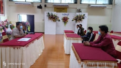 20221217080229.jpg - ผู้บริหารและฝ่ายปกครองร่วมปรึกษาหารือกับผู้ปกครองนักเรียนเพื่อแก้ปัญหาเรื่องทรงผมของนักเรียนให้เหมาะสมตามระเบียบโรงเรียน | https://ssl.ac.th