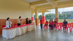 20230105101942.jpg - คณะครูโรงเรียนสันทรายหลวง สวัสดีปีใหม่ ท่านผอ.ประพันธ์ ทองหนัก และรองฯทั้ง2ท่าน | https://ssl.ac.th