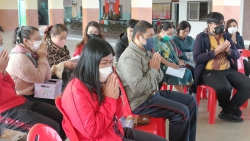 20230105101943.jpg - คณะครูโรงเรียนสันทรายหลวง สวัสดีปีใหม่ ท่านผอ.ประพันธ์ ทองหนัก และรองฯทั้ง2ท่าน | https://ssl.ac.th