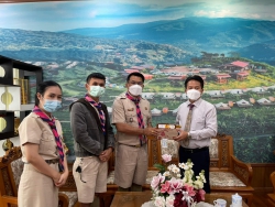 20230117060548.jpg - ผอ.ประพันธ์ ทองหนัก ตัวแทนทีมบริหารและตัวแทนคณะครูฯ สวัสดีปีใหม่ท่าน ผอ.สพป.ชม.2 | https://ssl.ac.th