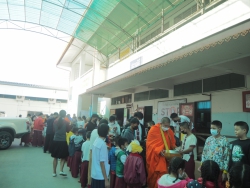 20230117061436.jpg - กิจกรรมทำบุญตักบาตร พระ 9 รูป ในงานวันเด็กแห่งชาติและงานสวัสดีปีใหม่  | https://ssl.ac.th