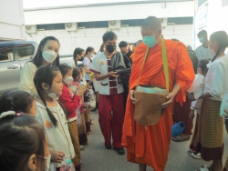 20230117061444.jpg - กิจกรรมทำบุญตักบาตร พระ 9 รูป ในงานวันเด็กแห่งชาติและงานสวัสดีปีใหม่  | https://ssl.ac.th
